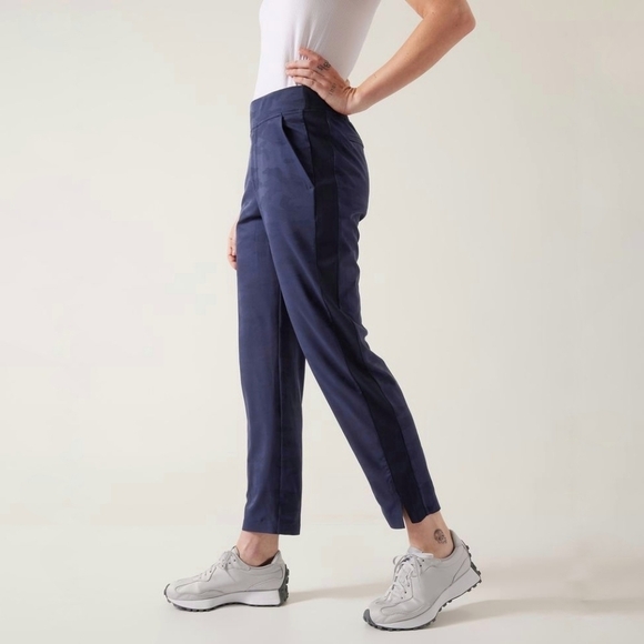 Athleta Pants - Athleta Brooklyn mid rise ankle pant navy blue camo Women's size 10